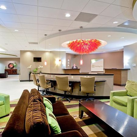Holiday Inn Olathe Medical Center Interior photo
